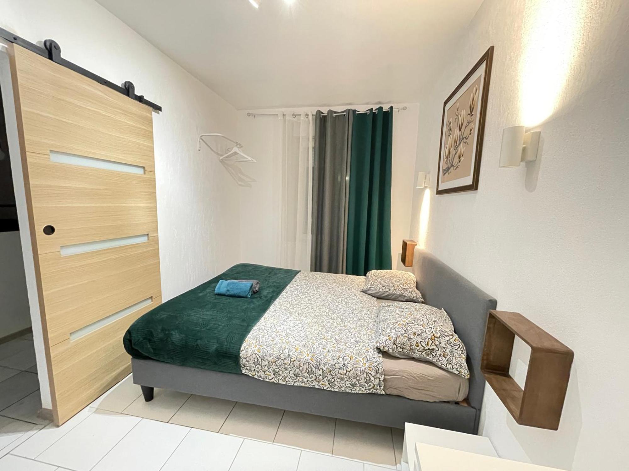 Mega Cool Flat France Suisse Apartment