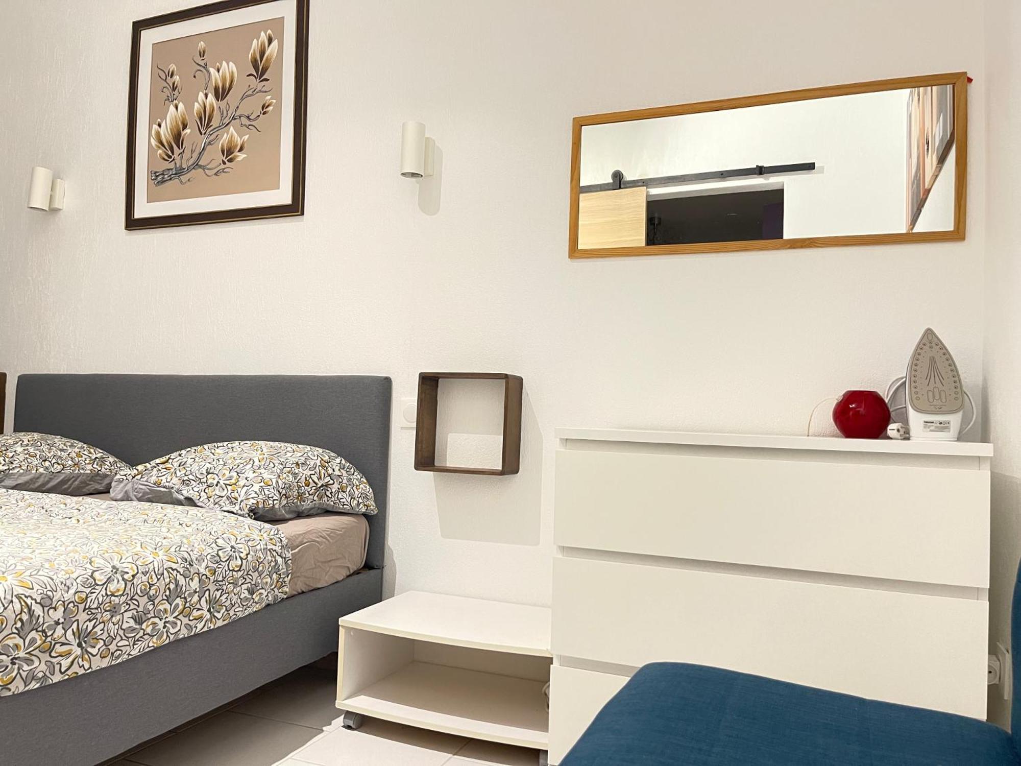 Mega Cool Flat France Suisse Apartment